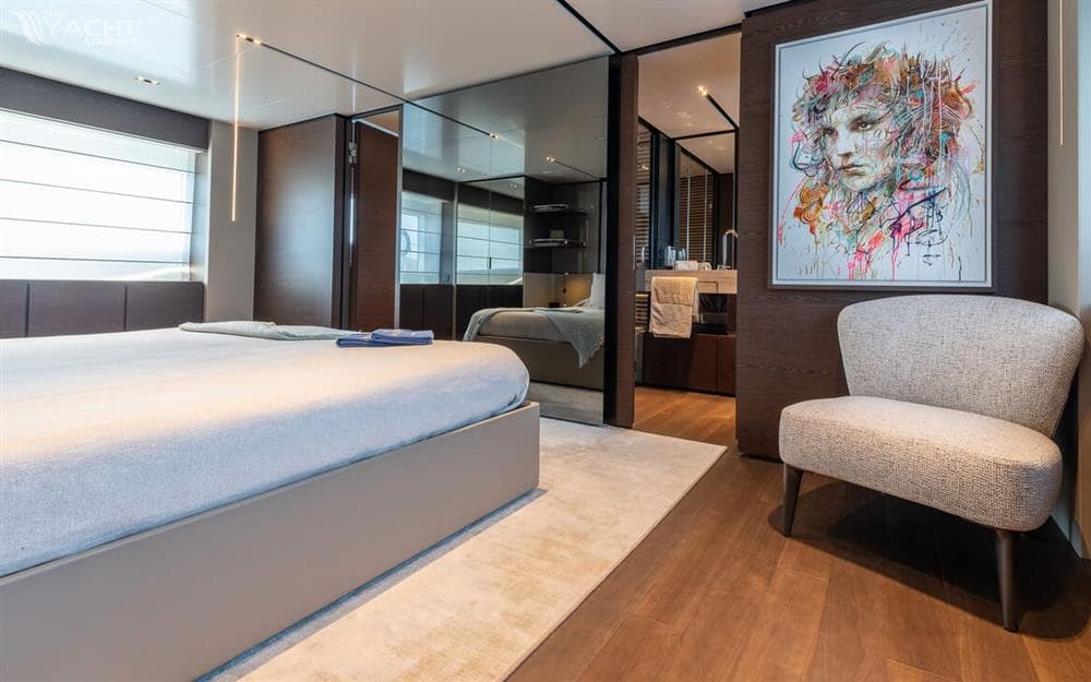 Custom Line Navetta 33 M/Y ON – Gästekabine